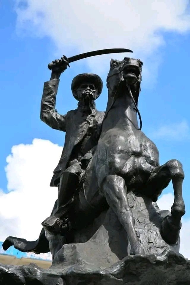 Honor y gloria a Máximo Gómez Báez, el Generalísimo, quien cerró los ojos para siempre un día como hoy, aquí en #LaHabana, el 17 de junio de 1905. El combatiente internacionalista, el insigne mambí, el Napoleón de la guerrilla, como le llamaban. 
#LaHabanaViveEnMí