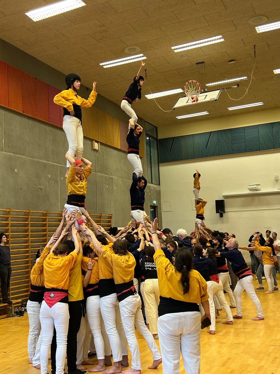 Castellers de Berlin (@castellsberlin) on Twitter photo Am Samstag haben wir die 10 Jahre des <a href="/XiquetsCPH/">Xiquets Copenhagen</a> gefeiert 🥳
Dissabte vam celebrar el 10è aniversari dels <a href="/XiquetsCPH/">Xiquets Copenhagen</a> 🥳
Una diada plena d’emocions que no oblidarem fàcilment 💙💛
#castellersdeberlin #hochstapler #collesinternacionals Am Samstag haben wir die 10 Jahre des <a href="/XiquetsCPH/">Xiquets Copenhagen</a> gefeiert 🥳
Dissabte vam celebrar el 10è aniversari dels <a href="/XiquetsCPH/">Xiquets Copenhagen</a> 🥳
Una diada plena d’emocions que no oblidarem fàcilment 💙💛
#castellersdeberlin #hochstapler #collesinternacionals