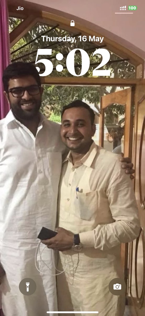 DhandaJaibir's tweet photo. "अन्न का भंडार भरेंगे ... लेकिन कीमत पूरी लेंगे !!"

खेत से निकलने वाली नई पीढ़ी जब नेतृत्व करेगी ... तभी किसानों की दशा सुधरेगी ...

खुद का नेता... खुद का खेत.... खुद की कीमत

#जय_जय_किसान https://t.co/QVxDKnzpJu
