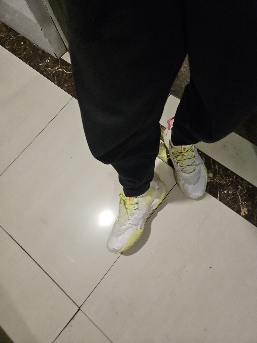 moran690's tweet photo. 接上条 XP在偷穿偷闻上😈，试了下艹鞋果然还是对艹鞋射鞋无感😐 #艹鞋 #扫楼 https://t.co/BXfiTtaQMN