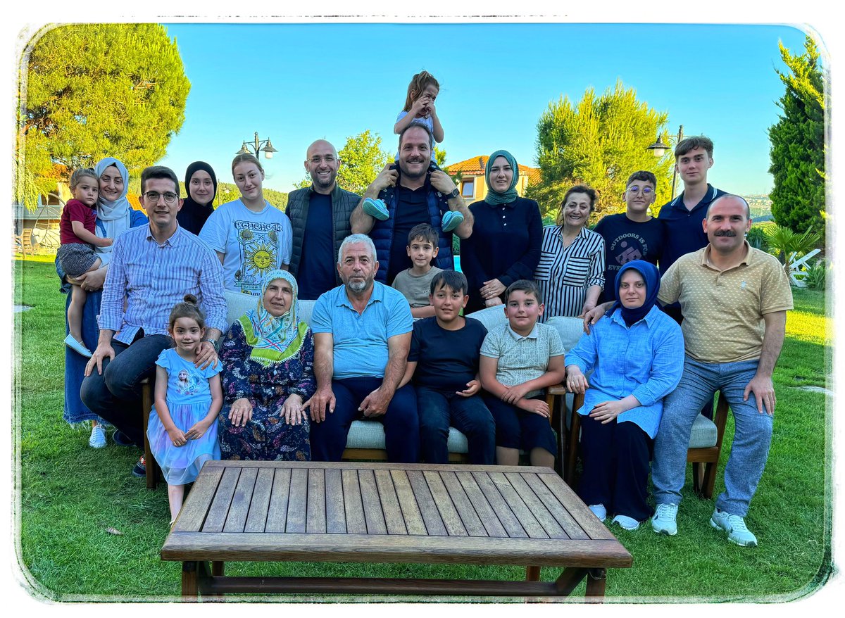 yusufkaptanoglu's tweet photo. Bu bayram bir aradayız çok şükür. ☺️
Rabbim sevdiklerimizle birlikte nice bayramlara kavuşmayı nasip etsin.
Kurban Bayramımız mübarek olsun.
#maaile #bayram https://t.co/gDsPgYSDUI