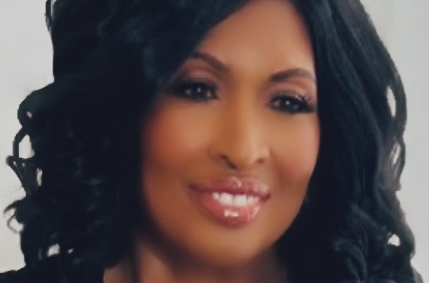 #MondayMotivation
Move it like you might lose it tomorrow because you might. Make it a #SpicyDay
 Filter out whatever you wanna. #YourStoryYourWay