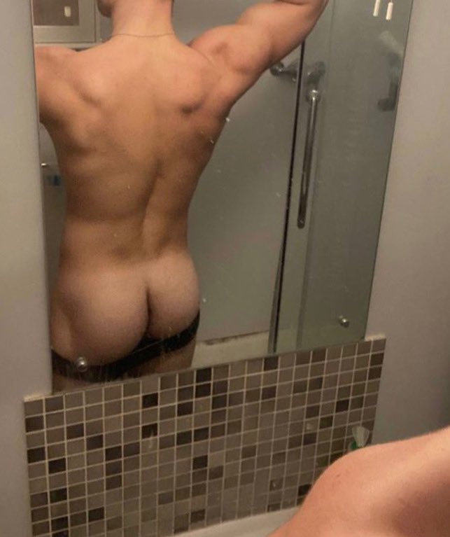 𝘸𝘩𝘪𝘤𝘩 𝘷𝘪𝘦𝘸... 𝙛𝙧𝙤𝙣𝙩 𝙤𝙧 𝙗𝙖𝙘𝙠?