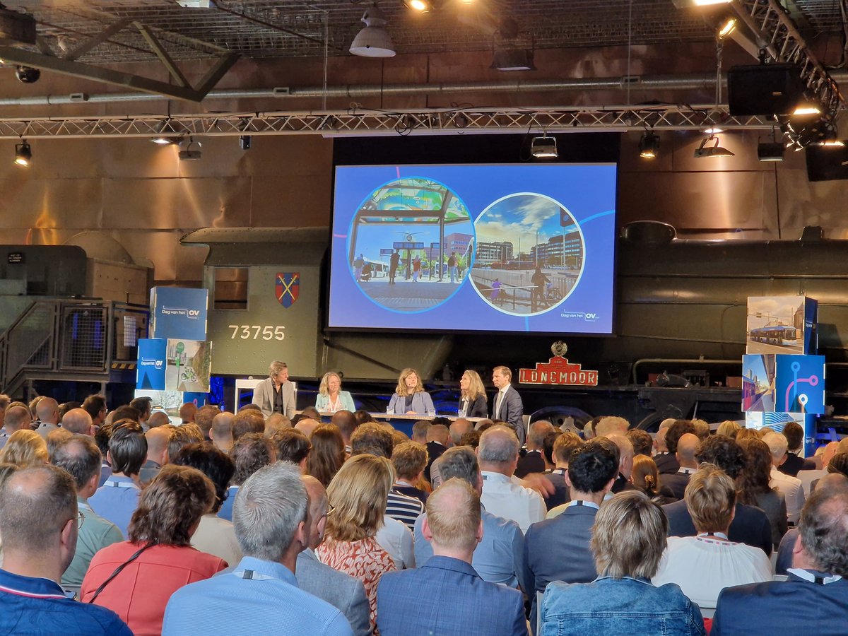 Ruim 400 vakgenoten treffen elkaar tijdens de #dagvanhetov waar tijdens het bestuurlijk forum is gesproken over krachtenbundeling met andere modaliteiten. #crow #toekomstbeeld0V2024