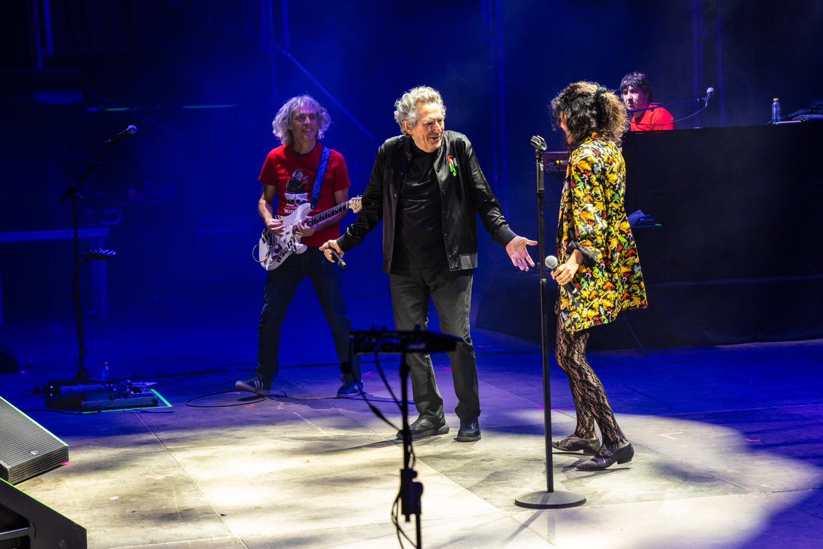 Fundación Miguel Ríos (@fundacionmrios) on Twitter photo 🌟 Una de las grandes sorpresas de #GranadaAllStars ocurrió cuando Lua, hija de <a href="/mrios/">Miguel Ríos</a> , subió al escenario para cantar “El río” a dueto con su padre🧡
🫶🏻 Un momento inolvidable, lleno de emoción y cariño
📸: Javier Martín Ruiz 🌟 Una de las grandes sorpresas de #GranadaAllStars ocurrió cuando Lua, hija de <a href="/mrios/">Miguel Ríos</a> , subió al escenario para cantar “El río” a dueto con su padre🧡
🫶🏻 Un momento inolvidable, lleno de emoción y cariño
📸: Javier Martín Ruiz