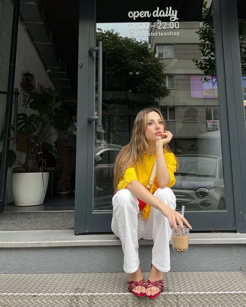 FamousTalkss's tweet photo. Zeybik 🌸 (Zeynep Sürmeli) - #Zeybik https://t.co/omdshIdrlR