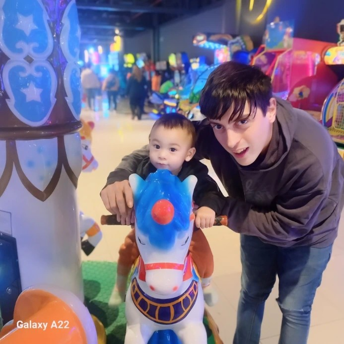 panadolbiru0x's tweet photo. I took my two sons to the arcade, and we had a blast playing on the horse carousel. Their laughter and excitement made the day unforgettable. Cherishing these fun moments and the joy of being a dad. #FatherAndSons #Holiday https://t.co/2GNeTlVv3Z