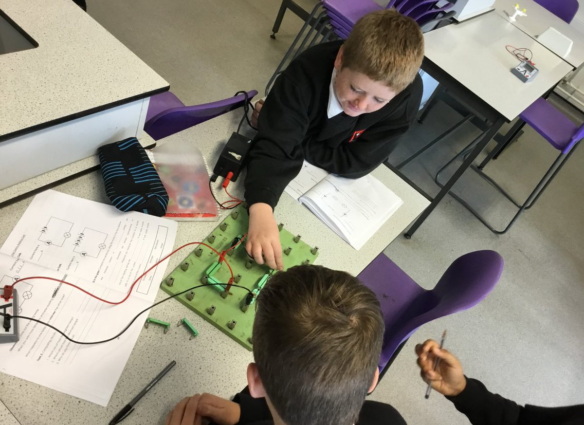CoedcaeSchool's tweet photo. 7O building circuits and measuring current this morning in their Science lesson!⚡️💡 Great work Year 7! ⭐️ #Coedcae #ScienceIsFun #BuildingCircuits https://t.co/6EK4vvaIQk