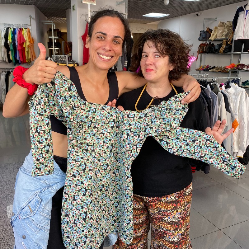 No sábado houve Reparações &amp; Alterações nas lojas Vintage de Lisboa. Foi uma delícia ver as caras satisfeitas dos clientes que se aventuraram na costura e saíram da loja com peças renovadas! Reparar é bom para o ambiente e traz felicidade, é tudo o que podemos dizer.