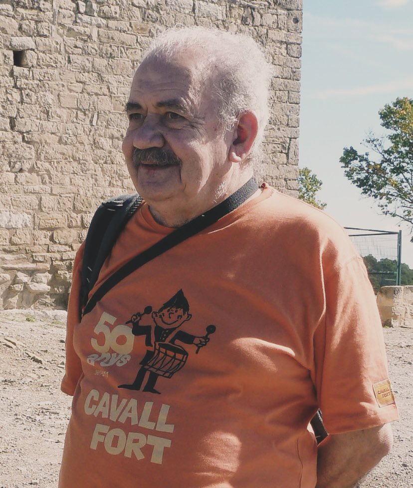 Dir Albert Jané és dir dedicació.

L’Albert ha treballat tota la vida per la llengua, amb una rigorositat excepcional. Des de Cavall Fort li agraïm tanta dedicació, la que es veu i la que no es veu!

Enhorabona pel #PremidHonor que avui li concedeix <a href="/omnium/">Òmnium Cultural</a>!