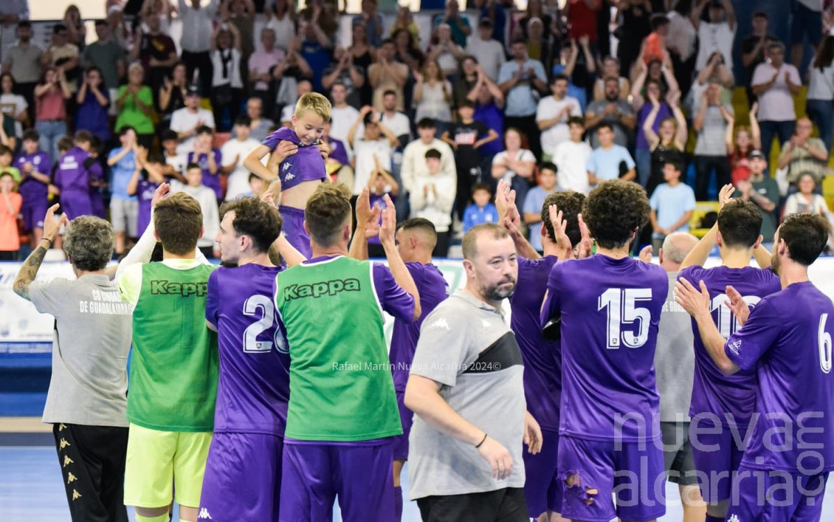 Sergio4223's tweet photo. ¡Somos de 2ªB! 🟣
Conseguimos el ascenso después del que ha podido ser mi año más difícil en lo deportivo…
Gracias por confiar en mi de nuevo 🍍
Por fin consigo la victoria que tanto merezco 👏
Que bonito es el fútbol sala…
¡Gracias a tod@s por vuestro apoyo! https://t.co/Lu9GkO1xlD