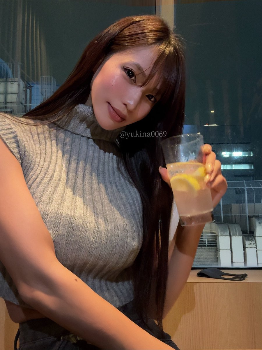 1人でレモンサワー飲み放題きた笑
隣来る？ https://t.co/bIbB491oo2