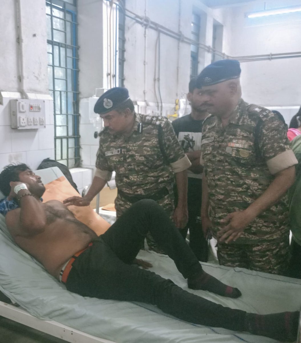 रंगापानी  रेलवे हादसे में घायल लोगों को उत्तर बंगाल मेडिकल कॉलेज  में ग्रुप सेंटर  सीआरपीएफ सिलीगुड़ी के डीआईजी श्री पंकज कुमार एवं अन्य अधिकारियों द्वारा  हाल चाल पूछा गया  एवं हर संभव सहायता उपलब्ध  कराया गया  |