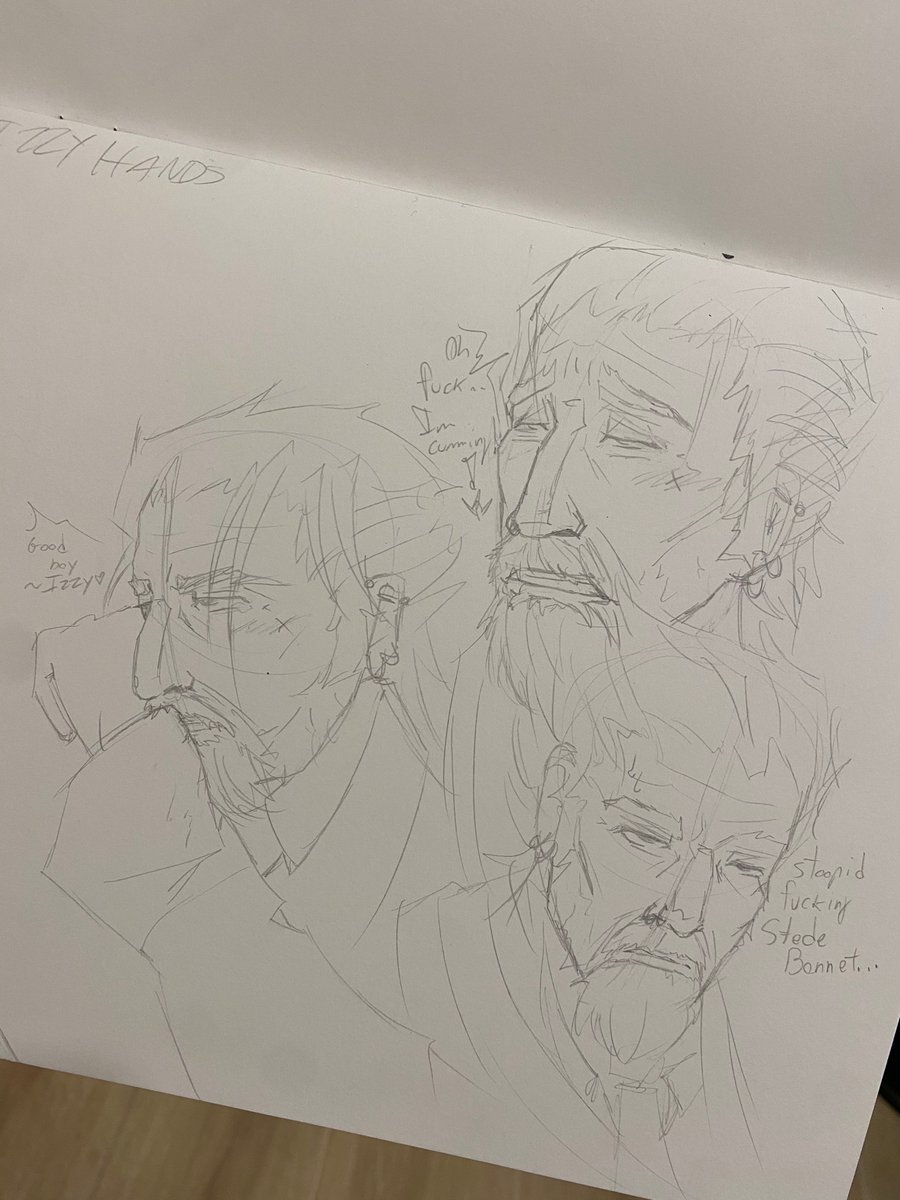 Nom_shiny's tweet photo. Another gay pirate quick sketch 

#OFMD2 #izzyhands #ourflagmeansdeath #sketch https://t.co/M82e4NI6ii