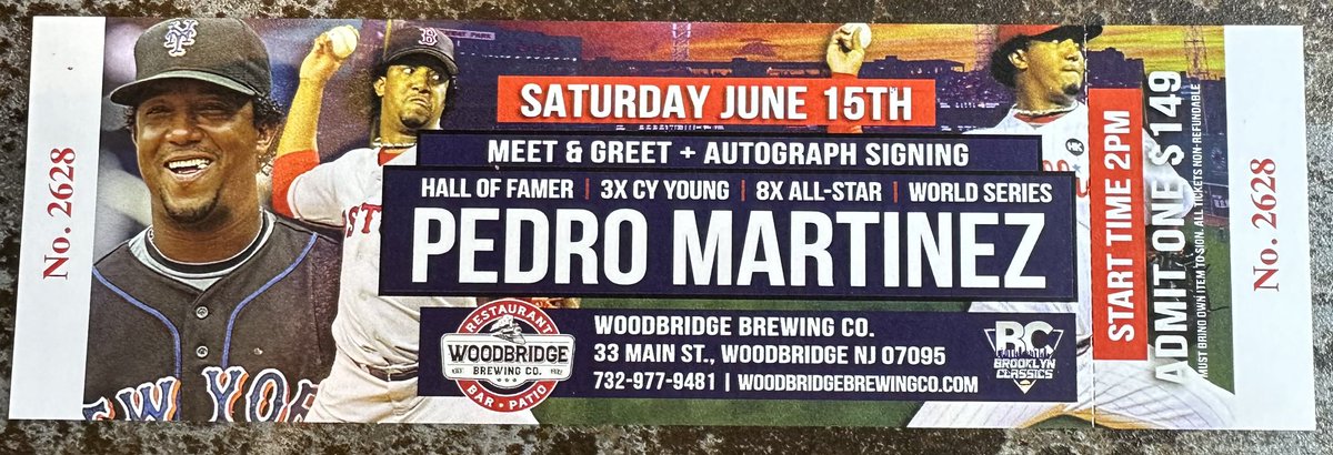 MWalk66's tweet photo. I happened to be traveling and saw an autograph appearance from the GOAT. Happy to have gotten Pedro Martinez ago but this time on my Sports Illustrated! #ipsuccess https://t.co/WSlkLIYrAZ