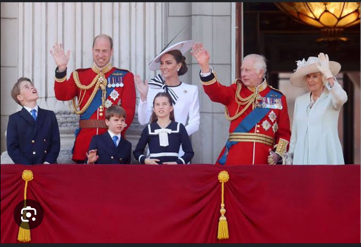 HeidiDundas_'s tweet photo. @takerkelly @GrahamSmith_ The World is laughing at them as King Charles is their King!
#KingCharlesIII
#OurPrincessIsBack
#CatherineIsAGlobalIcon
#PrinceWilliamIsThePeoplesPrince
#LionOfWindsor https://t.co/mGK0IurfOe