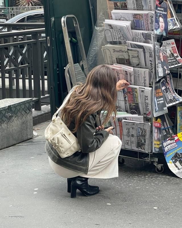 nycgirlmuse's tweet photo. new york city girl 🧡🎱☁️🚕🏢🌟 https://t.co/uqrj31hRS0