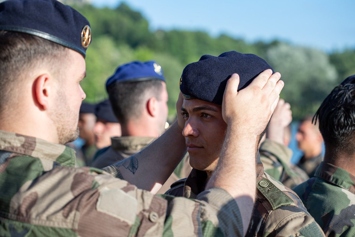 FierEtVaillant's tweet photo. MONDAY MOTIVATION • A la flotte ! Belle semaine avec la section de l’adjudant Matthieu au lac du Causse après leur cérémonie de remise de bérets.
Deviens Bison.
Ecrivez-nous à : 126ri.recrutement.fct@intradef.gouv.fr
#FierEtVaillant #9bima #armee2terre https://t.co/57jCPv7R0u
