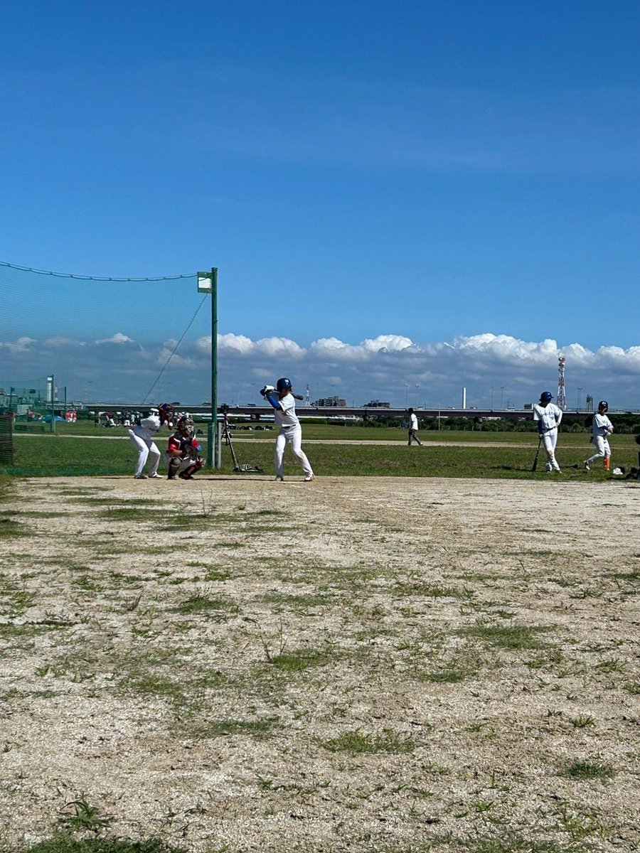 OP戦
vs 市川ホーネッツ様
9-14 lose

 初回に幸先よく先制するも、裏の守備でエラーや連打で逆転を許す😥
その後も取っては取られが続き、追いつけず…
しかし、低調だった打線に兆しが見えるなど収穫もあった試合となった。

市川ホーネッツ様 対戦有難う御座いました！
#24 #草野球 #東京 #選手募集