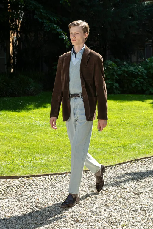 thinksoffashion's tweet photo. Dunhill SS25 Menswear
They are so cool, less is more. I love men wearing uniforms or classic looks. https://t.co/X45aK5tjKy
