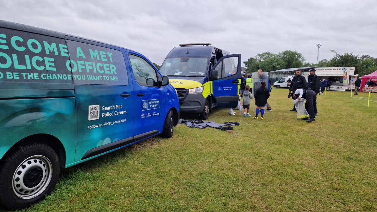 Uxbridge Town Centre (@mpsuxbridgetc) on Twitter photo Assisted by <a href="/MetTaskforce/">Met Police Taskforce</a>, our <a href="/met_connected/">met_connected</a> Outreach Team and <a href="/MPSManor/">Manor Police</a>, we were pleased to attend and support <a href="/WealdstoneFC/">Wealdstone FC</a> Youths U16 girls ⚽️ tournament on Saturday (though a bit of sunshine would have been nice ☔️).
#VAWG, #Community, #BeTheChangeYouWantToSee, #MyLocalMet. Assisted by <a href="/MetTaskforce/">Met Police Taskforce</a>, our <a href="/met_connected/">met_connected</a> Outreach Team and <a href="/MPSManor/">Manor Police</a>, we were pleased to attend and support <a href="/WealdstoneFC/">Wealdstone FC</a> Youths U16 girls ⚽️ tournament on Saturday (though a bit of sunshine would have been nice ☔️).
#VAWG, #Community, #BeTheChangeYouWantToSee, #MyLocalMet.