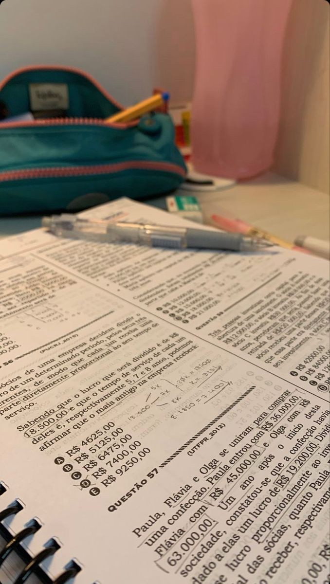 juliasroutine's tweet image. ⤷ Como manter a constância nos estudos durante as férias?

#enem2024 #enem #studytwt #vestibular #sisu