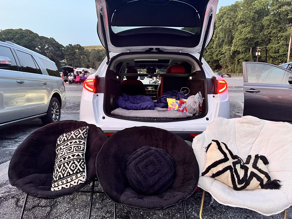 Best Father’s Day ever! I love the drive-in movie theater🔥 grateful for my beautiful family.  Thank you God for blessing  me. My #1 and most important job in the world is being there for my kids💪🏾🙏🏾❤️✅💯 

go to @establishedblak and inbox us for our fathers days specials