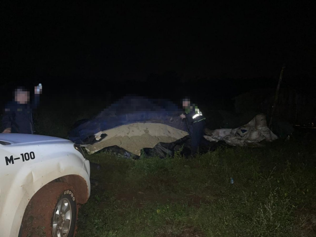 ReportePy's tweet photo. Fram, Itapúa: La Policía Nacional aprehensió a un hombre y recuperó  aproximadamente 17.500 kg de balanceado a granel para animal vacuno perteneciente a una empresa agroganadera. El procedimiento se produjo en el Barrio Industrial https://t.co/KZuznNYzWf