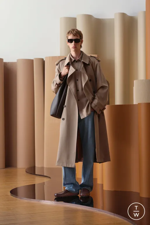 thinksoffashion's tweet photo. Tod's SS25 Menswear
Like the Fendi color palette everything in this collection is to me, these are my favorite looks from the collection but there are too many options. https://t.co/xTUhlrBH0K