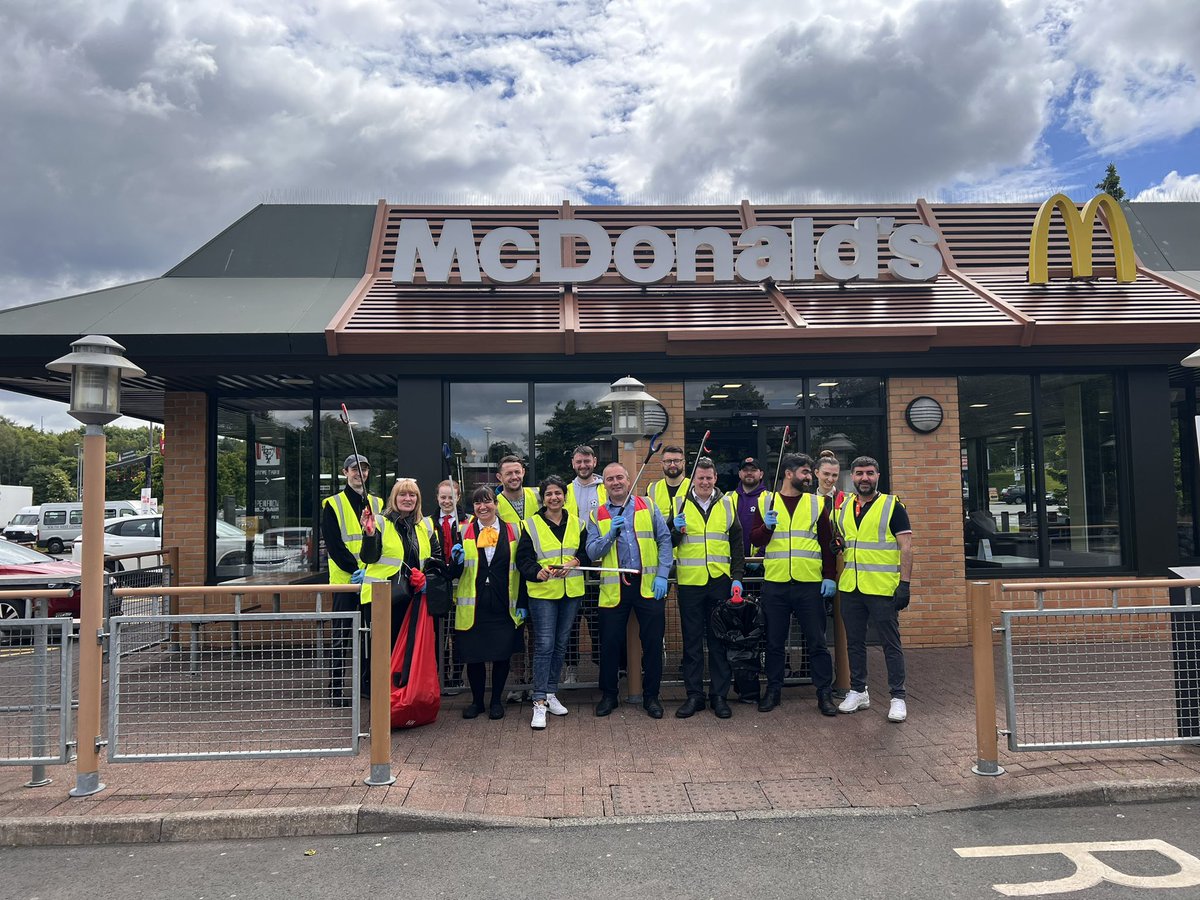 Cllr Roza Salih (@rozasalih) on Twitter photo Today we worked in partnerships to do litter picking in Darnley. We also had a great weather for it 🌞 I like to thank everyone who turned up from <a href="/PollokServices/">Greater Pollok Services</a> <a href="/SportsForeverF/">Sports Forever Foundation</a> <a href="/McDonalds/">McDonald's</a> <a href="/GlasgowCC/">Glasgow City Council</a> #communityworkingtogether #greaterpollok #Glasgow Today we worked in partnerships to do litter picking in Darnley. We also had a great weather for it 🌞 I like to thank everyone who turned up from <a href="/PollokServices/">Greater Pollok Services</a> <a href="/SportsForeverF/">Sports Forever Foundation</a> <a href="/McDonalds/">McDonald's</a> <a href="/GlasgowCC/">Glasgow City Council</a> #communityworkingtogether #greaterpollok #Glasgow