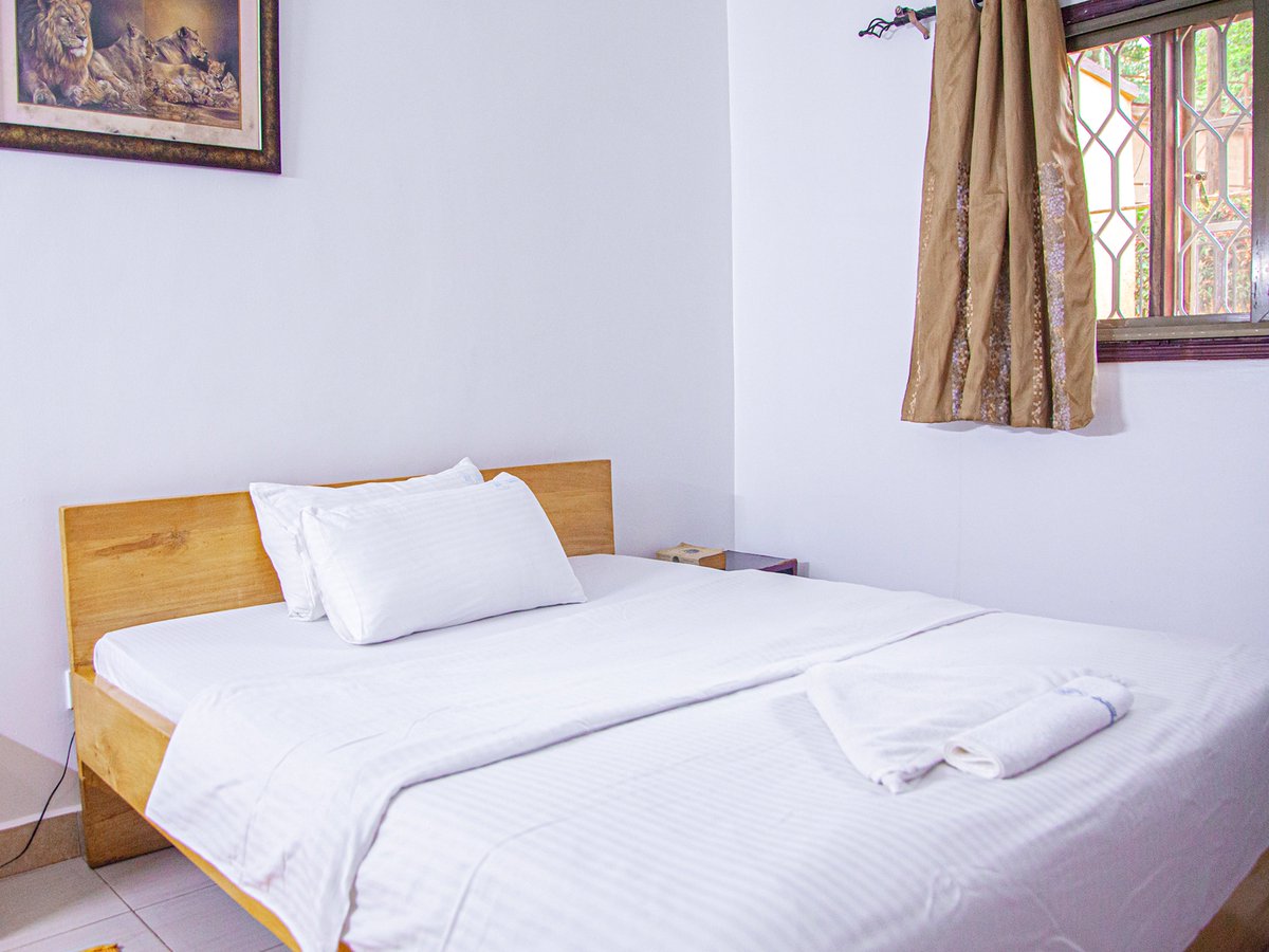 Explorershubug's tweet photo. Explore Kampala in Style!
Book a standard room at Explorers Hub Business Hotel and experience the perfect blend of comfort and convenience in the heart of Kampala!
Make a reservation today at (https://t.co/BxMV73qh78) and enjoy:
Start your Ugandan adventure now! #ExplorersHub https://t.co/L4pQEeUfLI