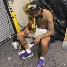 itsmiichael's tweet image. 