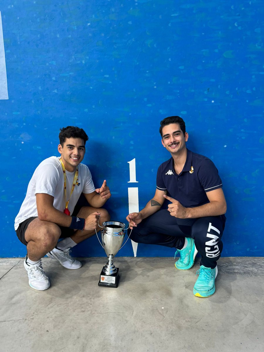 Hugooleoon13's tweet photo. Campeones de España Absoluto Paleta Goma 30 metros !!
❤️🥇🏆1️⃣🚀💪🏽⚾️🇪🇸❤️ https://t.co/vdnwjPI628