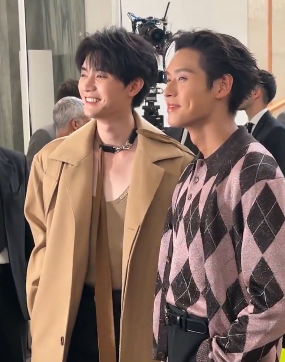 ponlantrunmui's tweet photo. quá là zữ đuy 

ZHOU YIRAN IN MILAN
#ZhouYiranxGucciSS25
#GucciSS25

 https://t.co/Dqy6PUUBMz