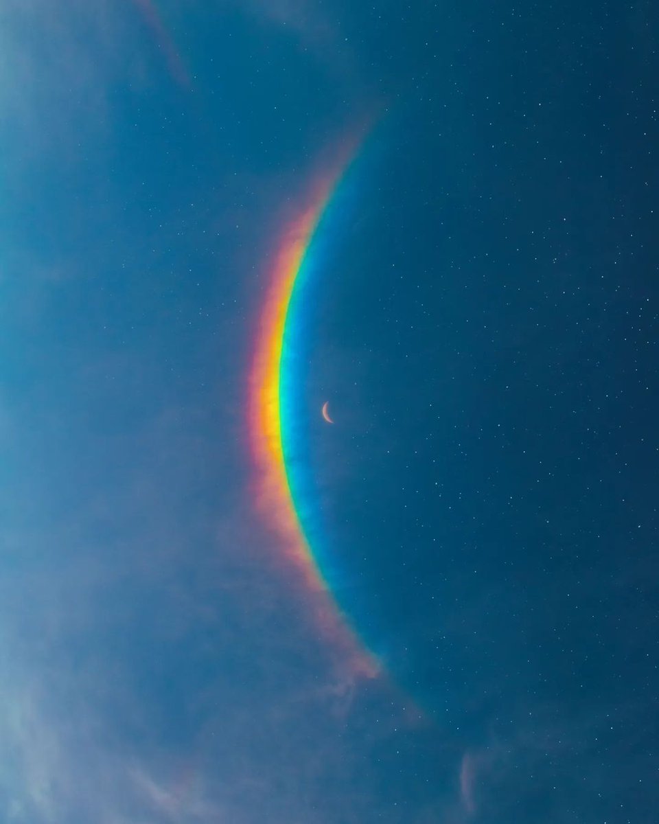 La portada de Moon Music, el nuevo álbum de Coldplay, es una foto sacada por Matias Alonso Revelli ( <a href="/matialonsor/">Matias Alonso Revelli</a> ) que es un fotógrafo de la ciudad de Bahía Blanca 🇦🇷