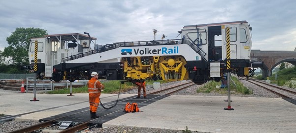 Did you know our versatile and compact Beaver tampers are easily transported to site by road and can be on track within the hour? visit our website to learn more: Beaver lightweight tampers - volkerrail.co.uk/en/rail-plant/…  #rail #cando #beavertamper #tampertuesday