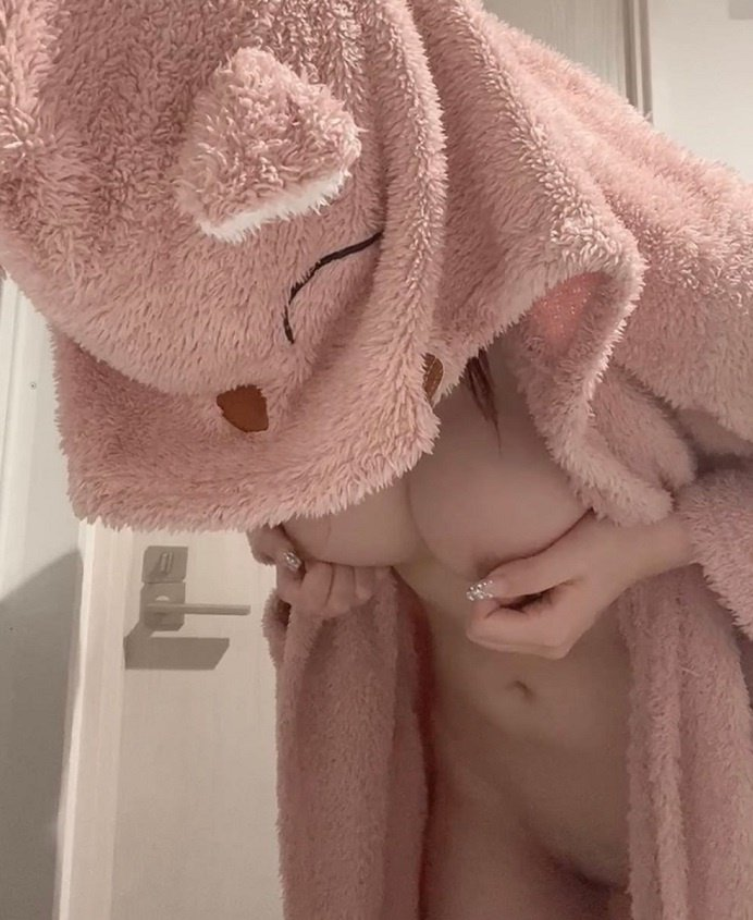 JordanLuckily's tweet image. f*ck it, sending the nudy version to everyone who says ‘hi’