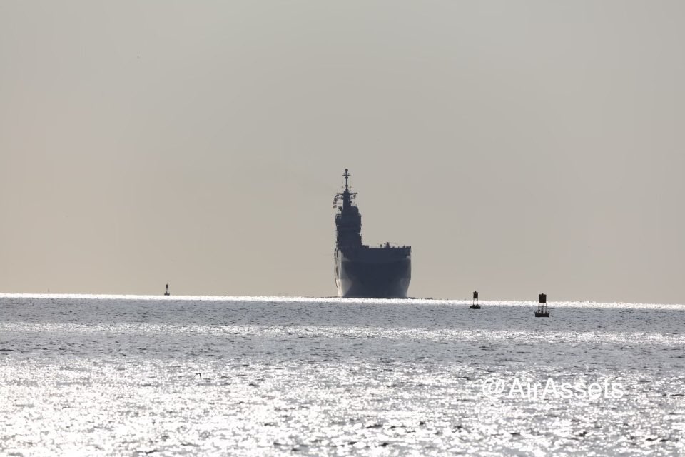 WarshipCam's tweet photo. French Navy Mistral-class amphibious assault ship FS Tonnerre (L9014) coming into Norfolk, Virginia - June 17, 2024 #fstonnerre #l9014
SRC: TW-@AirAssets https://t.co/JPa3aTrYxX