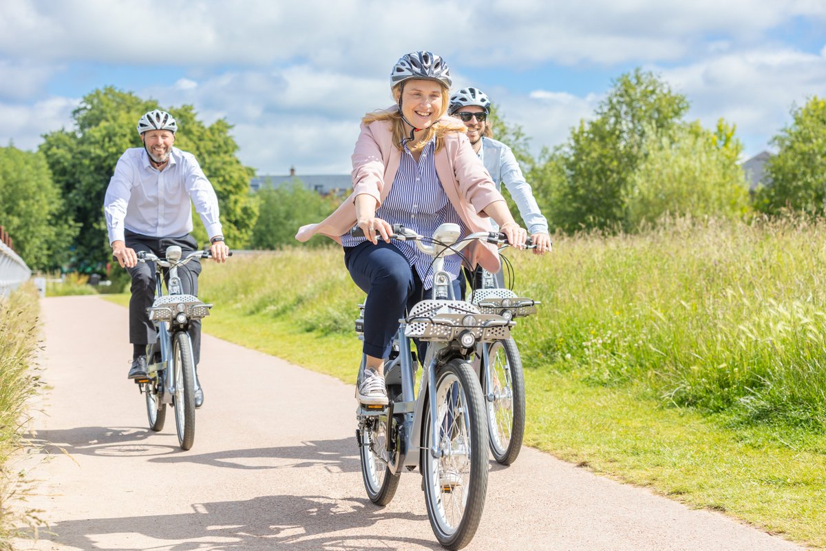 myworcester's tweet image. Beryl Bikes have been launched in Worcester today.
In partnership with Worcester City Council, the scheme will comprise 175 e-bikes and 50 pedal bikes. These will be available to hire from a network of 53 Beryl Bays.
Read more here 👉worcester.gov.uk/news/new-bike-…