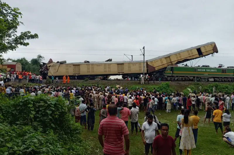 At least 15 killed as two trains collide in West Bengal 👇👇
tinyurl.com/524xvm5f

#bolu #นิกกี้ก้อย #WBC準々決勝 #WBC2003 #TREASURE_HELLOinJKT #WBC2003 
#ShadowAndBone #หน้ากากกิเลน #kids
#EFFNationalShutdown #babyashlee