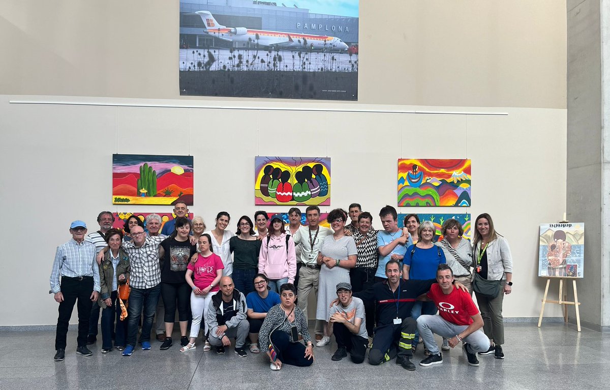 🎨 El  Aeropuerto de #Pamplona 🛫 acoge la exposición de la <a href="/FundacionAtena/">Fundación Atena</a>, dedicada a desarrollar las actividades artísticas en personas con discapacidad intelectual de la Comunidad Foral de Navarra.

🖼️ Pasajeros y acompañantes podrán admirar en la zona pública del edificio