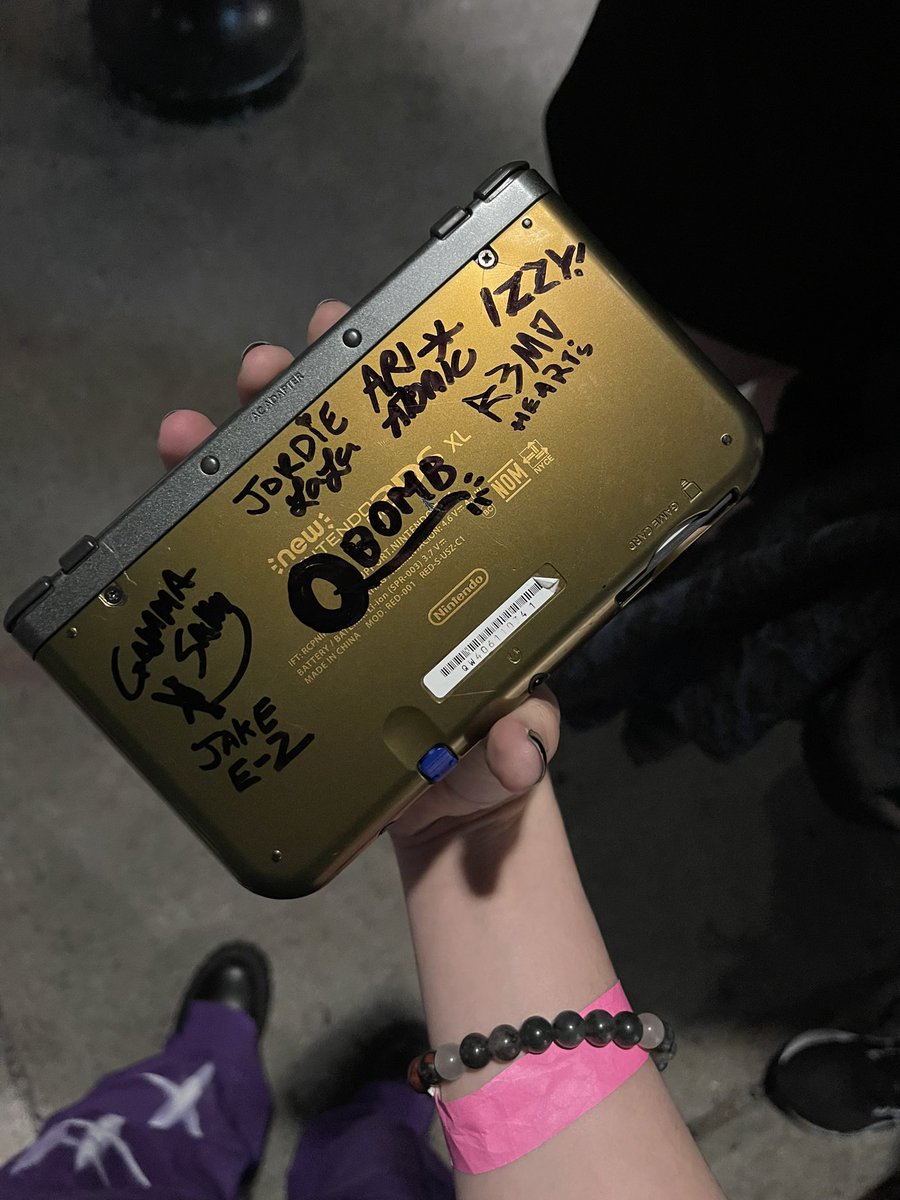 indridthespooky's tweet image. Incredible night. Holy shit. 

This is the craziest thing I now own. 
@LivingTombstone @QbombBand