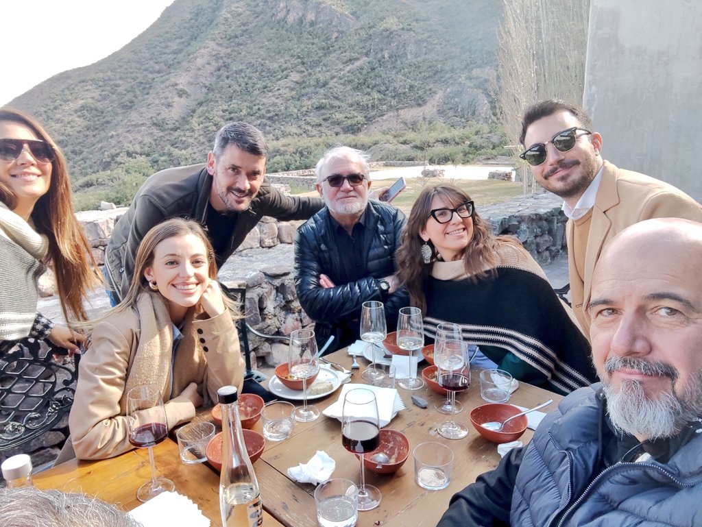 Mixeamos <a href="/radionihuil/">Radio Nihuil</a> y <a href="/canal7mza/">El Siete</a> y salió esto