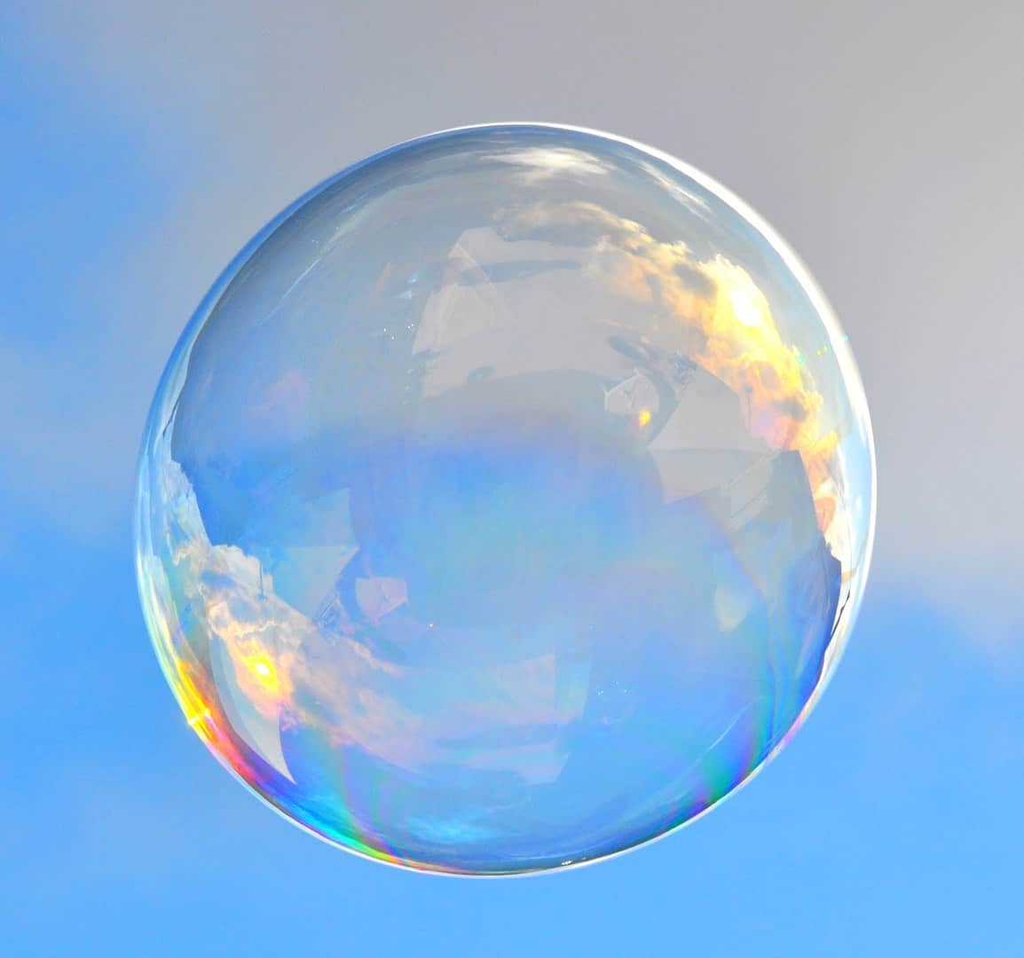 Ready to burst your bubble and step into the unknown? This blog explores how pushing past your comfort zone can lead to remarkable growth and success.

zurl.co/1vfP

#leadership #growth #strategy #management