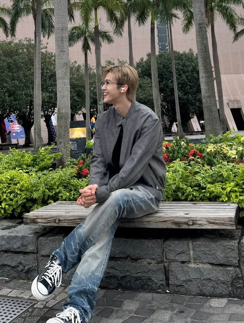 𝙮𝙤𝙪𝙧 𝙛𝙖𝙩𝙝𝙚𝙧 tweet media