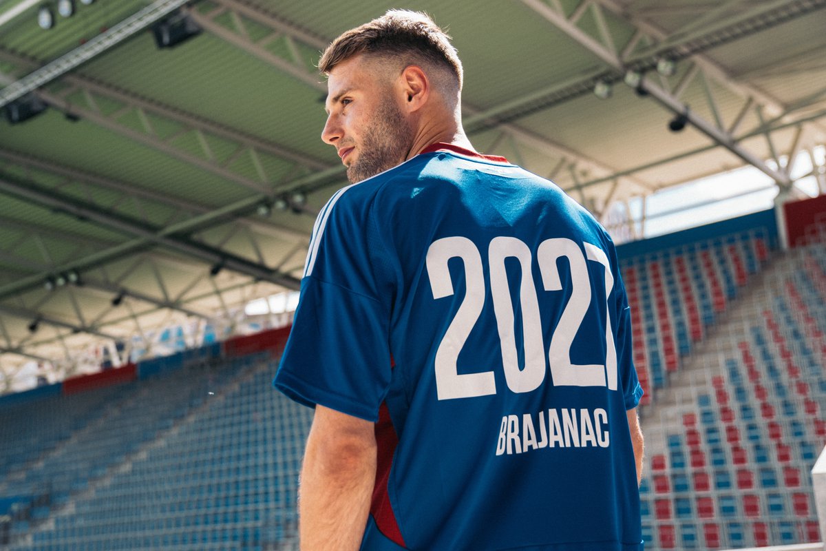 ✍🏼 Muamer Brajanac er kongeblå!
Se intervju og les mer her 📲 vif-fotball.no/nyheter/brajan…