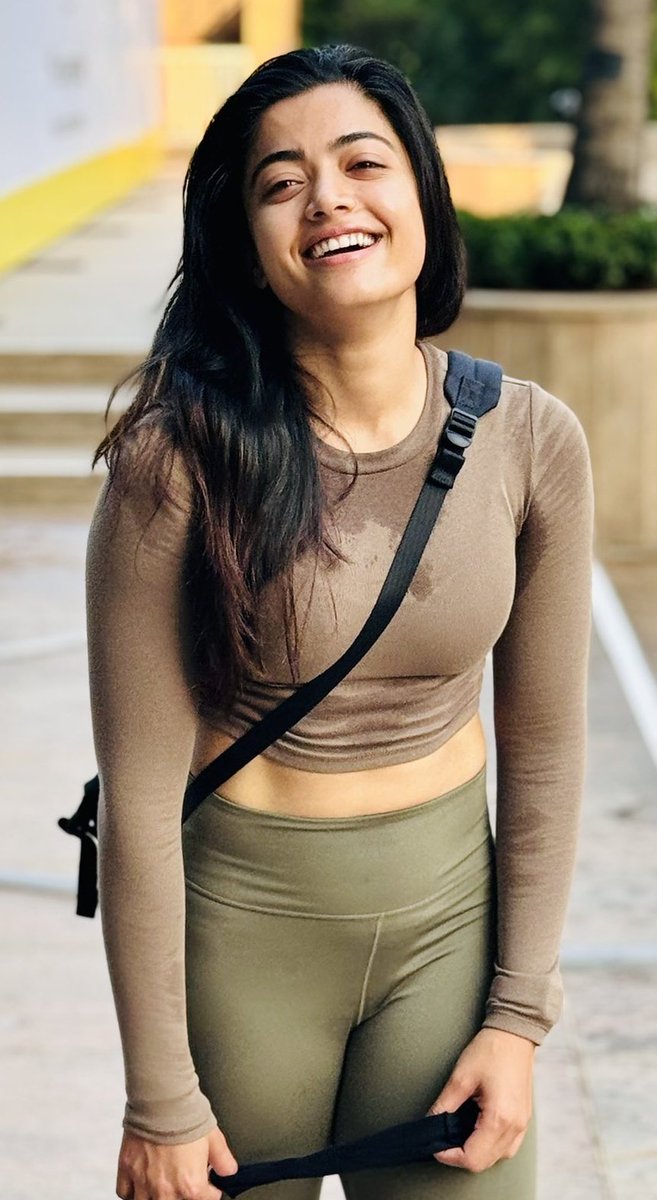 GQRuoEmaoAA0ou0?format=jpg&name=medium