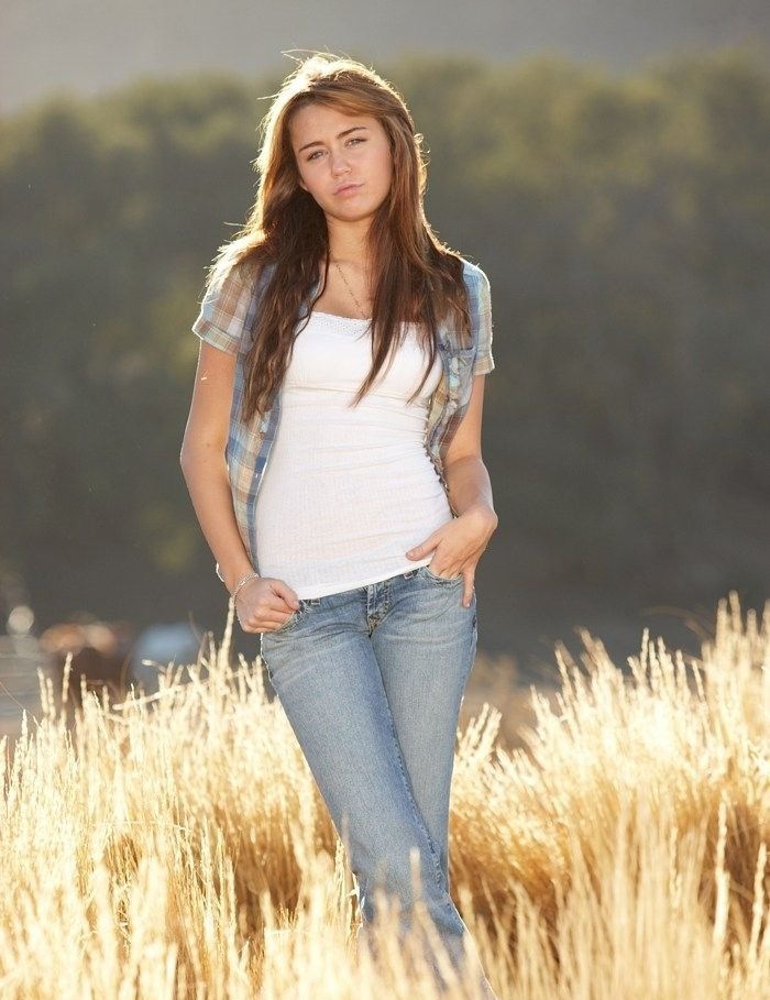 Hannah Montana World tweet media