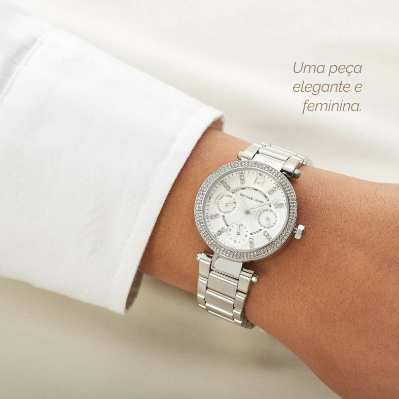 marcolinolink's tweet image. O relógio Michael Kors Parker MK5353 é uma peça elegante e feminina com movimento de quartzo. A bracelete em aço inoxidável acrescenta um toque sofisticado, enquanto a resistência à água até 10 metros o torna prático para uso diário. 
#MichaelKors #MarcolinoLink