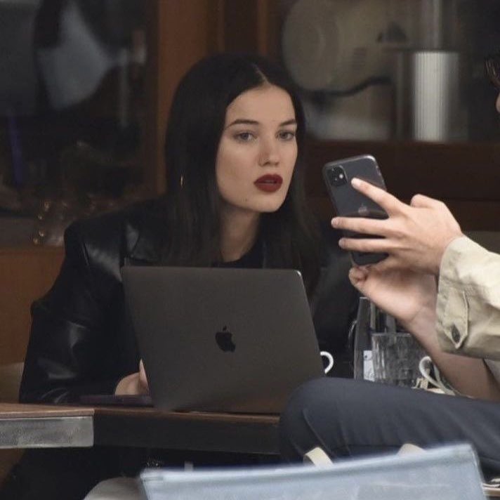 a thread of how pınar deniz looks like in real life 🪡